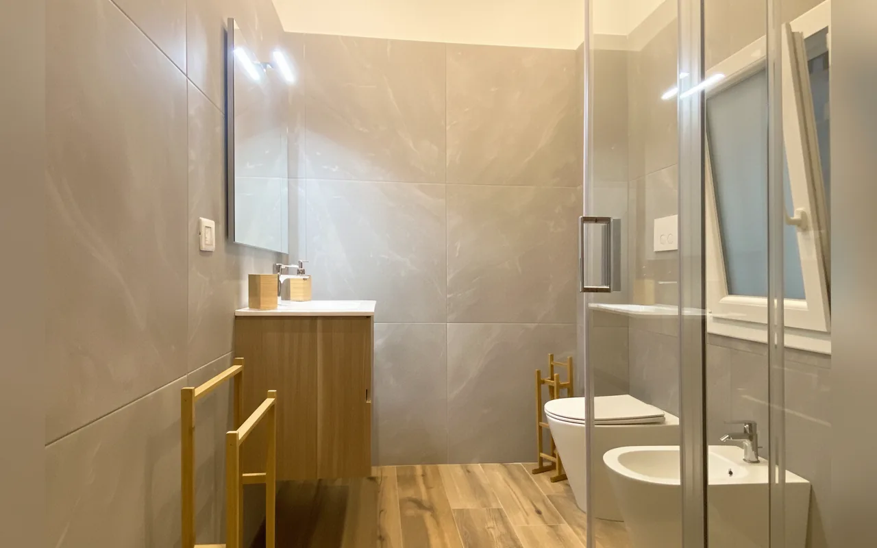 Camera con bagno privato — Sami B&B, Taranto (Puglia) (foto 26)