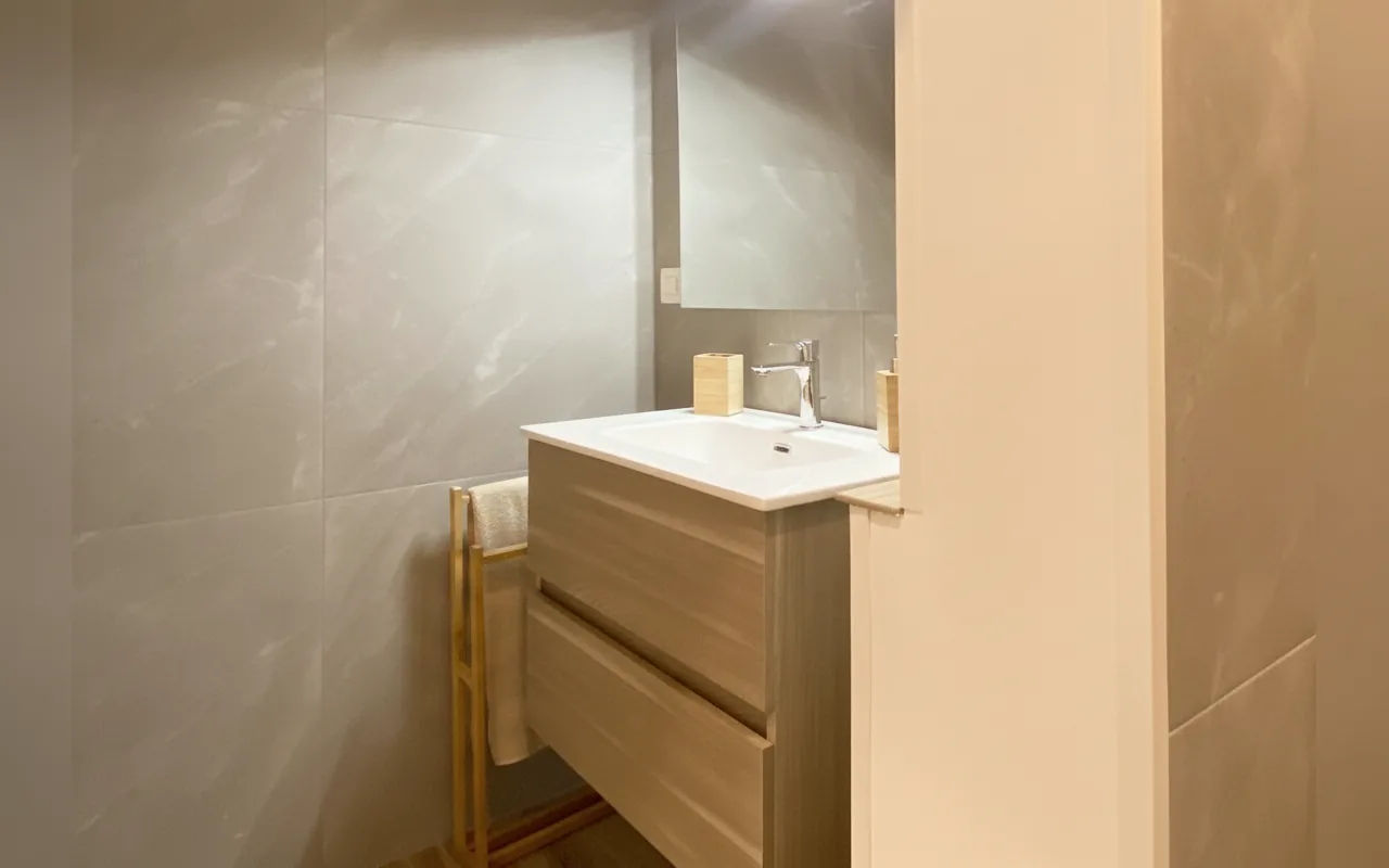 Camera con bagno privato — Sami B&B, Taranto (Puglia) (foto 27)