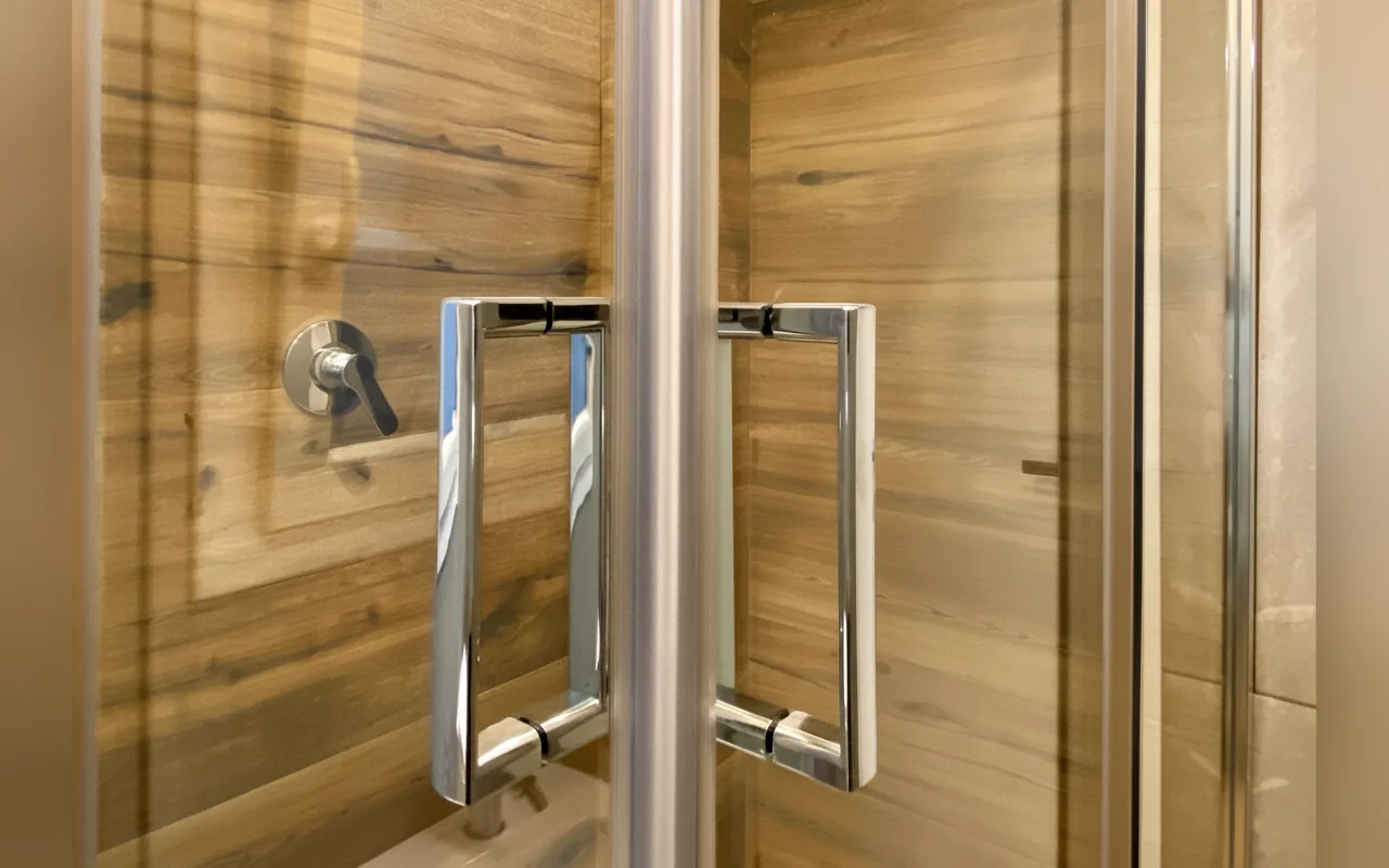 Camera con bagno privato — Sami B&B, Taranto (Puglia) (foto 31)
