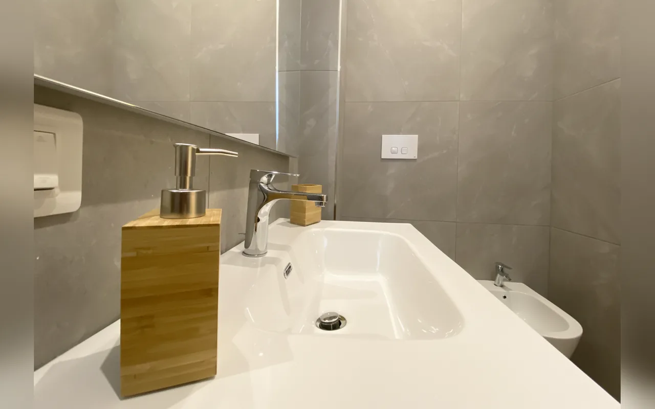 Camera con bagno privato — Sami B&B, Taranto (Puglia) (foto 39)